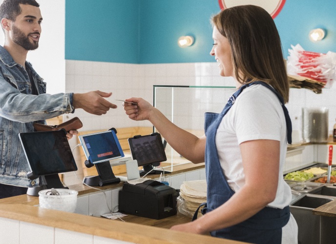 Avec la Carte Ticket Restaurant du Crédit Mutuel, vos salariés disposent des avantages d'une carte de paiement classique ainsi que du savoir-faire technique du leader mondial du marché du titre-restaurant.